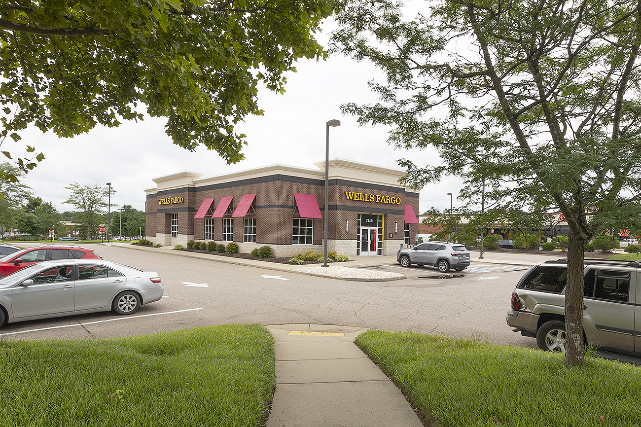 Wells Fargo branch exterior